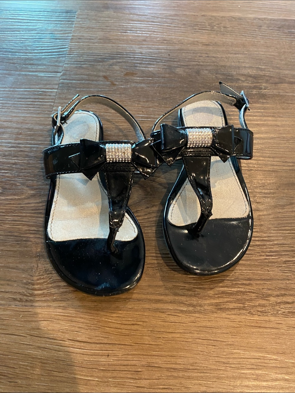 Vince Camuto Girls Black Patent Bow T-Strap Sandals with Rhinestone Accent